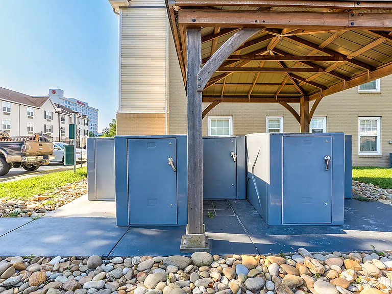 619 N Shore Dr #1 — Photo 29