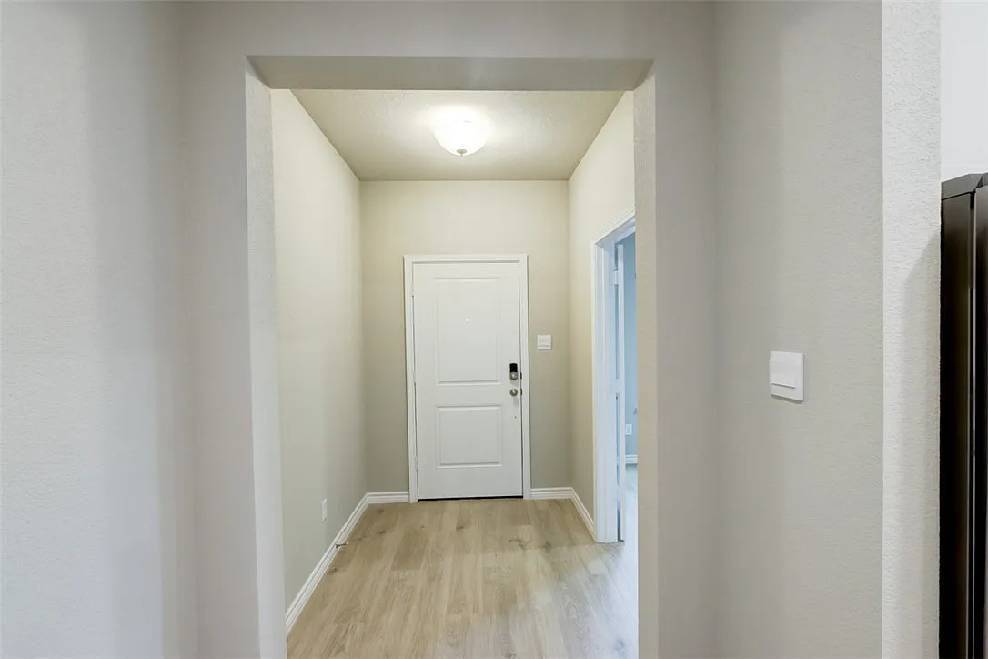3 bed, 1783 sqft, $2,295 — Photo 2