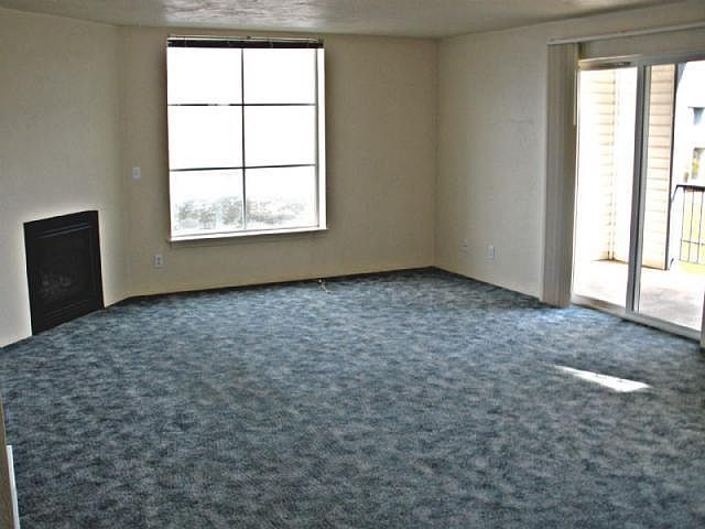 1st image of 960 Anderson Ln APT 3