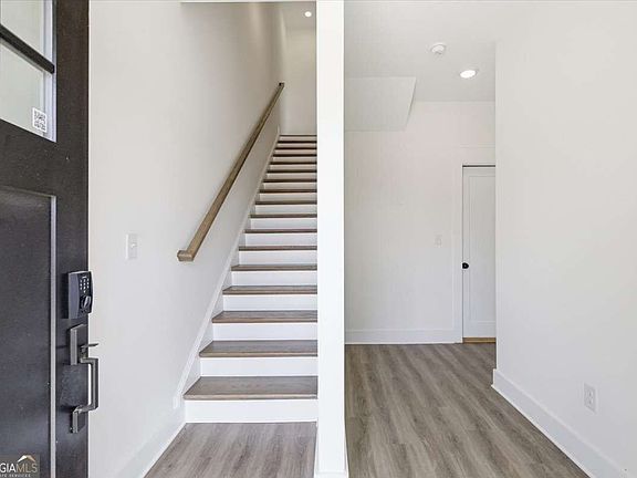 4th image of 208 Mission Way