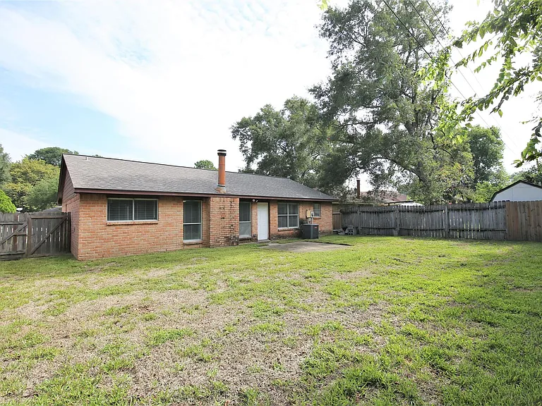 7814 Barnhill Dr — Photo 23