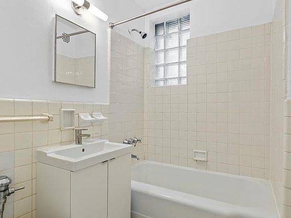 5th image of 130 Hicks St APT 3B