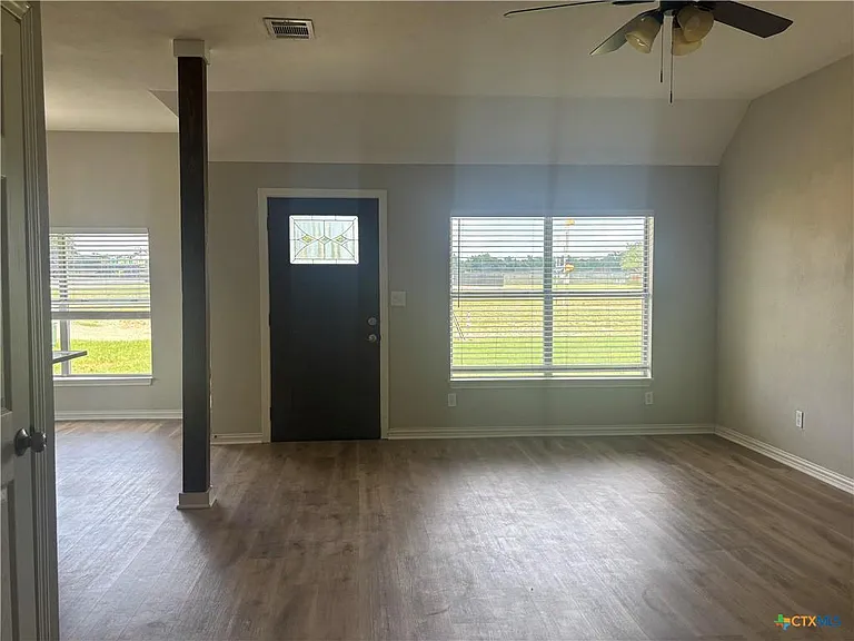 1333 Main St — Photo 3