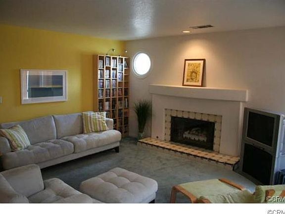 2nd image of 1043 W 12th St APT A