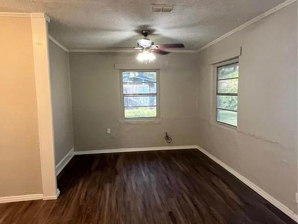 1st image of 517 S Redford Ln