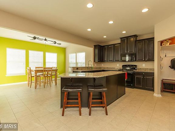 5th image of 19 Taylors Hill Way