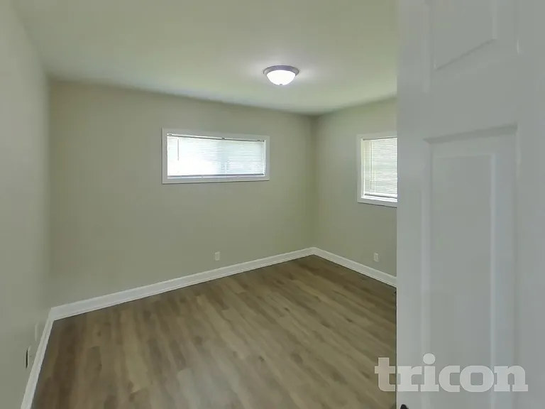 815 Sandra Ln — Photo 9