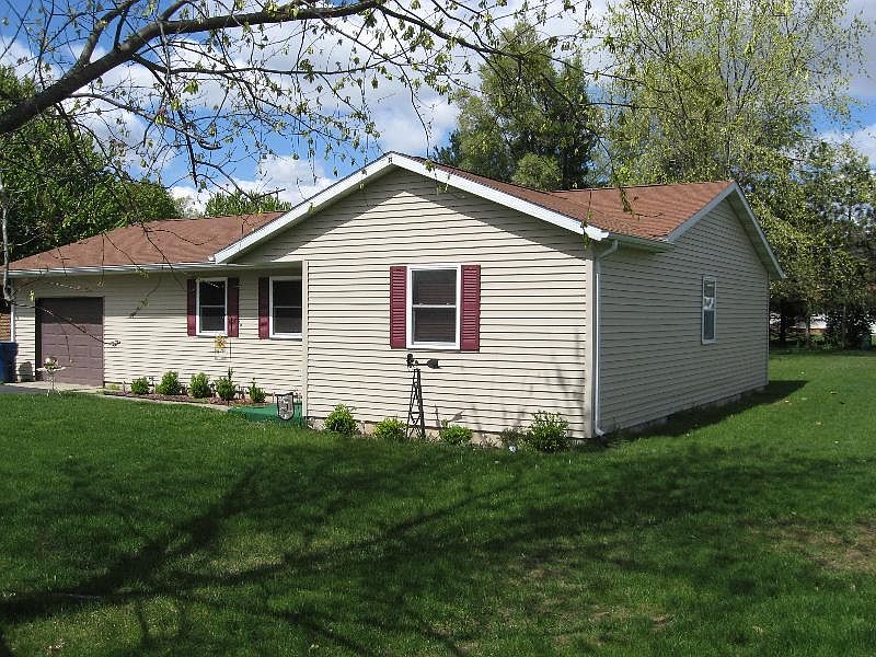 2nd image of 912 Fortna Dr
