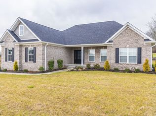 141 Coachman Pl, Georgetown, KY 40324
