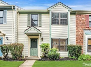 482 Townsend Ct, Piscataway, NJ 08854