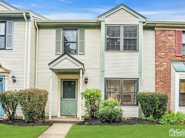 482 Townsend Ct, Piscataway, NJ 08854
