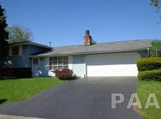 108 Cobblestone Ln, East Peoria, IL 61611