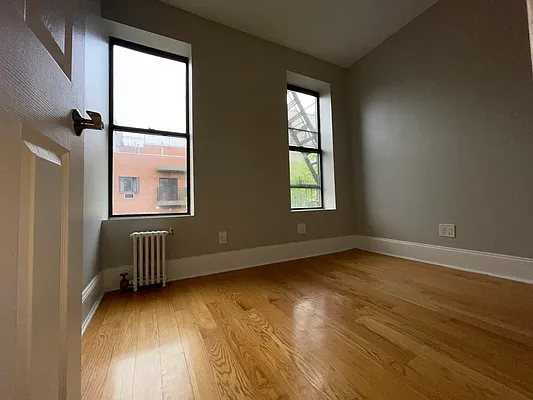 Rented by EXR | media 13