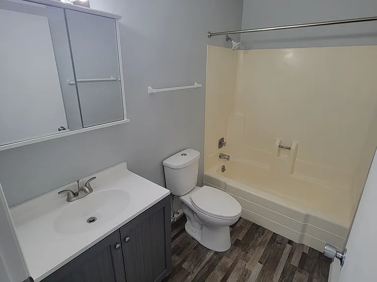1722 La Crescent St #73 — Photo 13