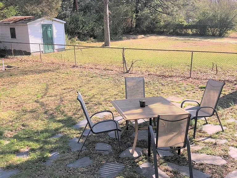 1406 Little John Rd — Photo 36