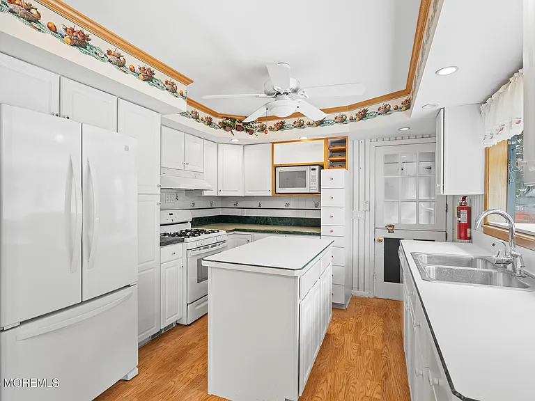221 Belmar Ave — Photo 9
