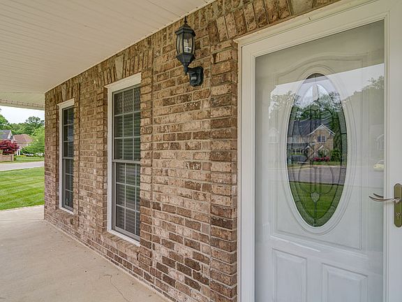 3rd image of 226 Cullom Way