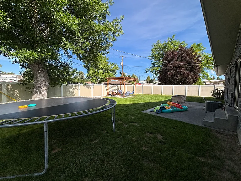 1884 Virginia Ave — Photo 21