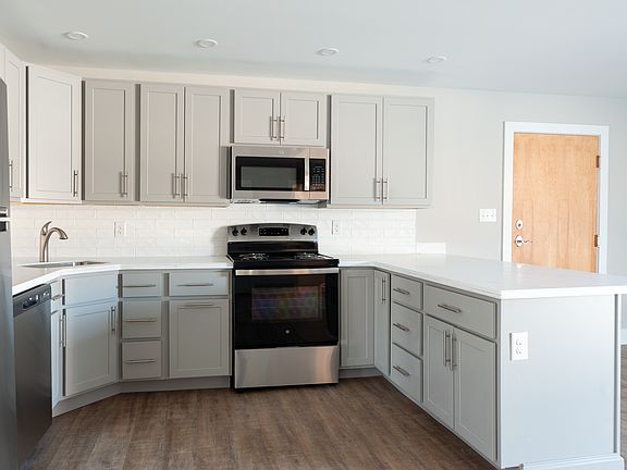 3rd image of 204 E Chester Pike #103