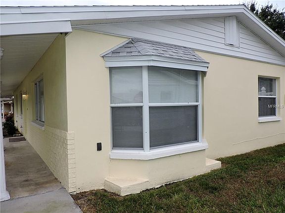 3rd image of 4910 Holiday Dr