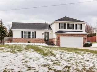 1544 Roseland Dr, Macedonia, OH 44056