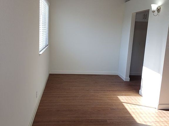 5th image of 5113 Elmwood Ave