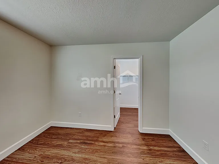 1348 E White St — Photo 20
