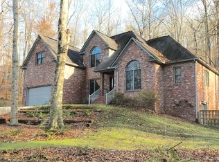 104 Barrington Dr, Oak Ridge, TN 37830