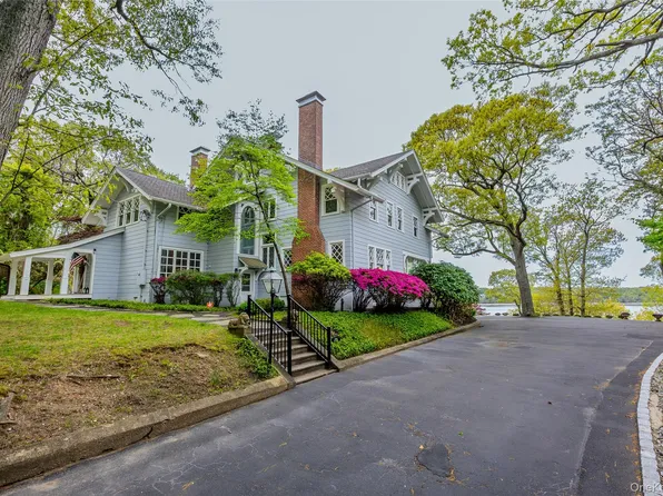 10 Pine Path, Port Jefferson, NY 11777