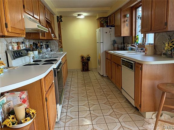 5th image of 313A Pleasantview Dr