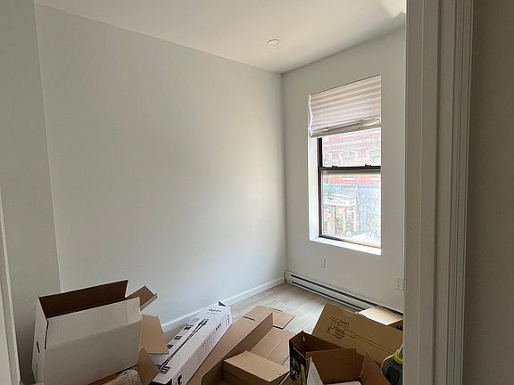 4th image of 255 Broome St APT 1
