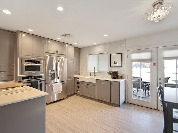 5th image of 1114 W Oxford Dr