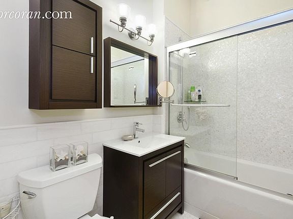 4th image of 80 John St APT 11A