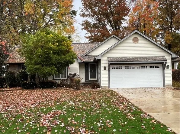 1864 Meadowlark Ln, Niles, OH 44446