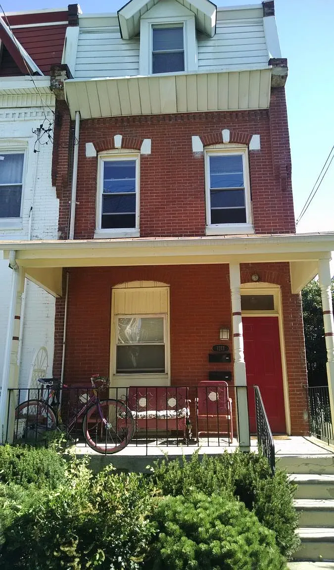 2 bed, 1300 sqft, $1,800 — Photo 1