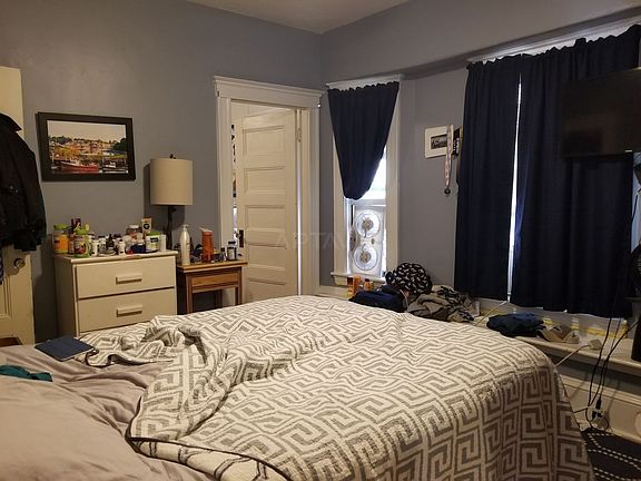 2nd image of 27 Warner St #1