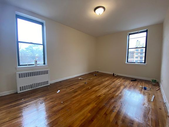 4th image of 14055 Burden Cres #5