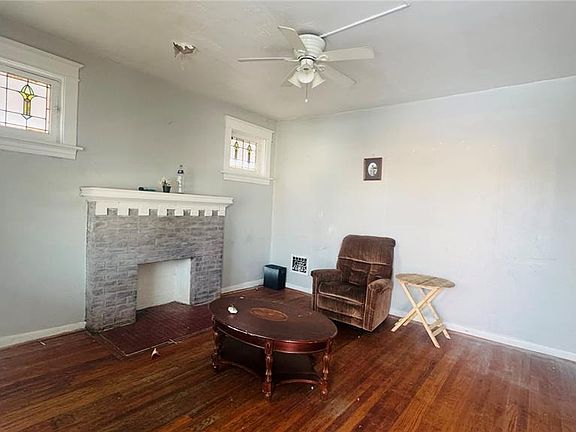 4th image of 3623 S Spring Ave