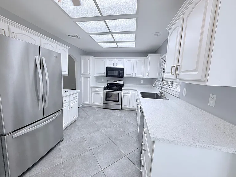 9709 Blue Bell Dr — Photo 8