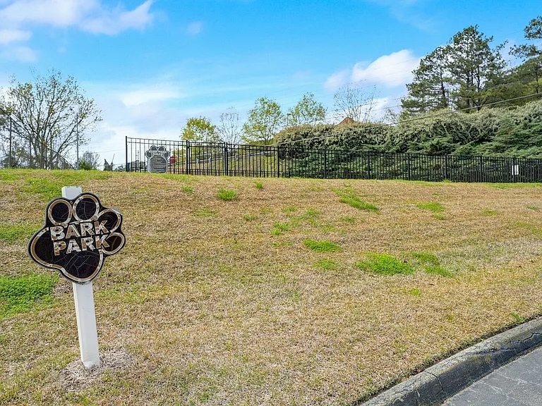 Hills at Hoover Apartments — Photo 65