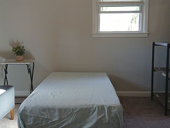3rd image of 624 Moselle Dr SW #1