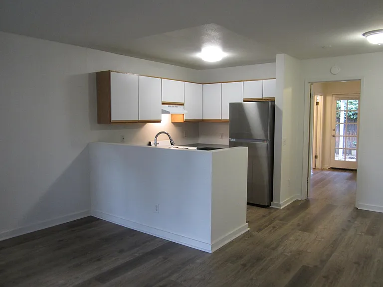 222 W Micheltorena St #8 — Photo 2