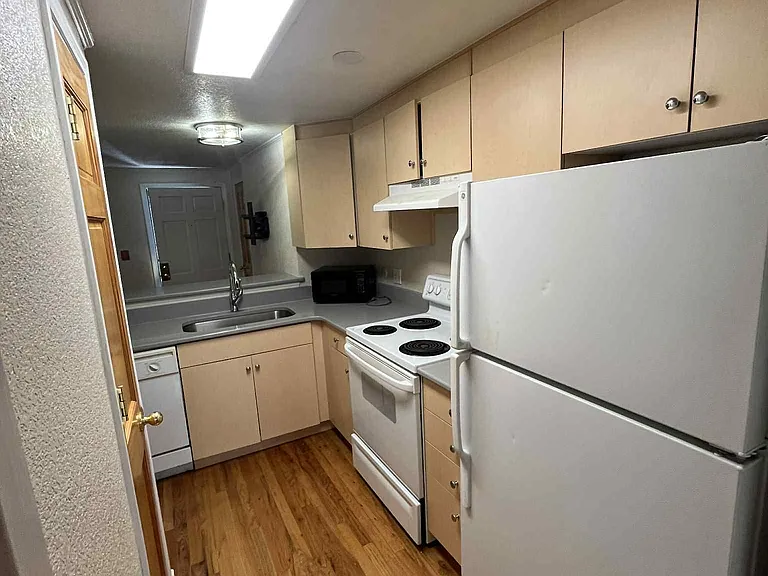 336 N Grant St #203 — Photo 4