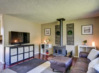 1077 Ridgeway Dr, Oak Harbor, WA 98277