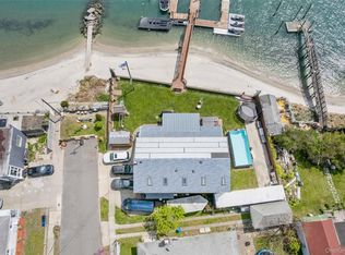 125 Beach 3rd St, Far Rockaway, NY 11691