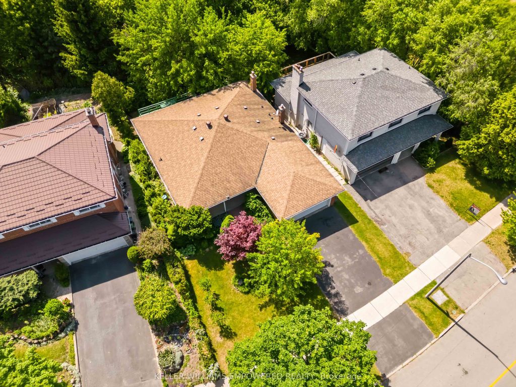 42 Pineway Blvd, Toronto, ON - View 6