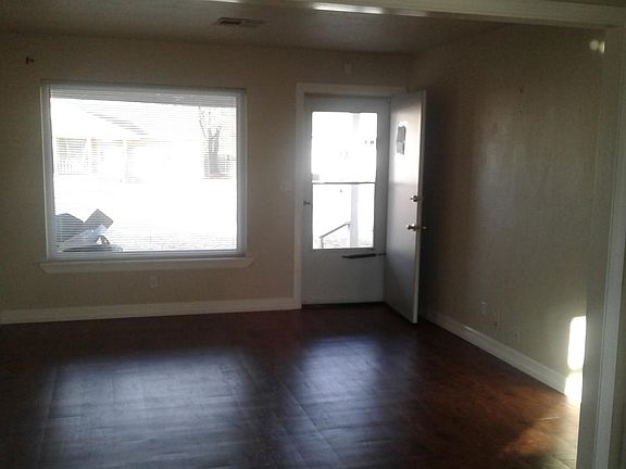 4th image of 1736 Churchill Way