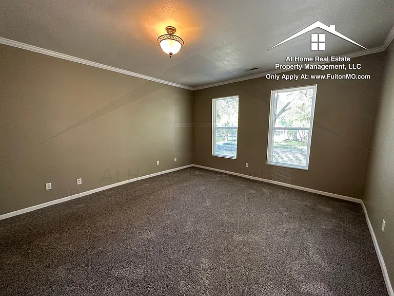 821 Court St #B — Photo 14