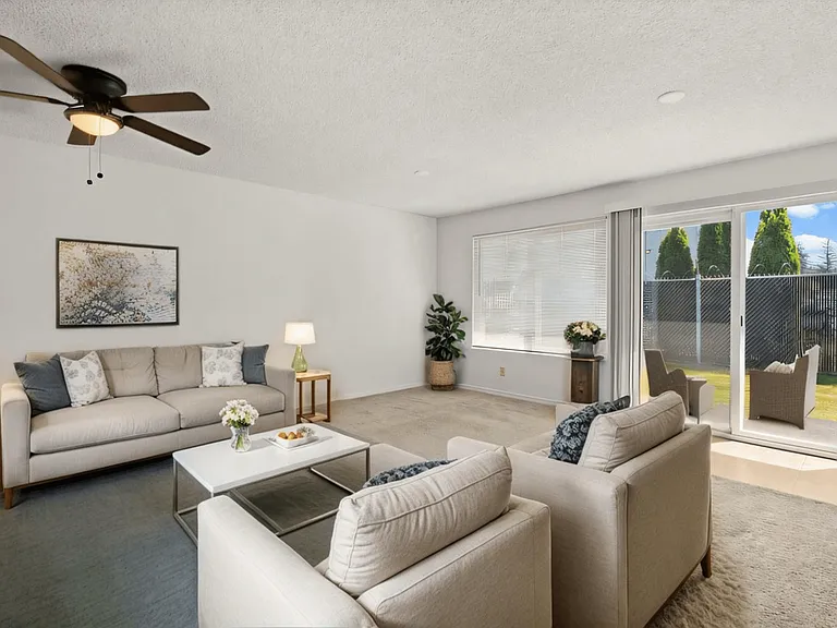 2 Bed 1 Bath Economy - 667 Sq Ft 2 Bed 1 Bath Economy - 667 Sq Ft