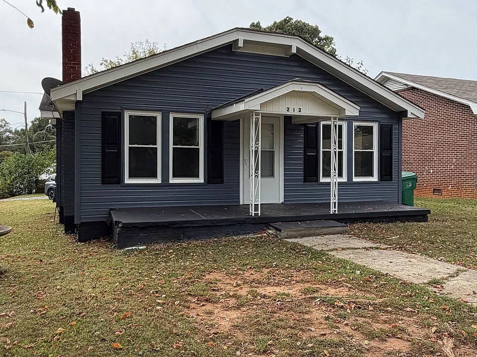 212 E Moore Ave